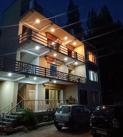Zlatan Guest House Лех Экстерьер фото
